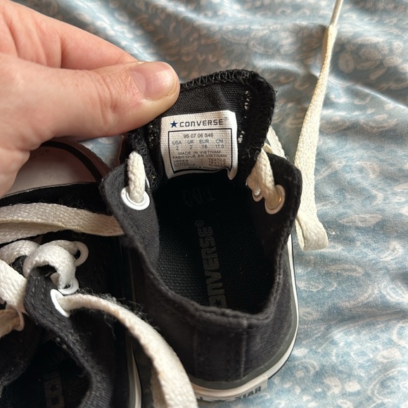 Baby converse, size 2 - Picture 4 of 7